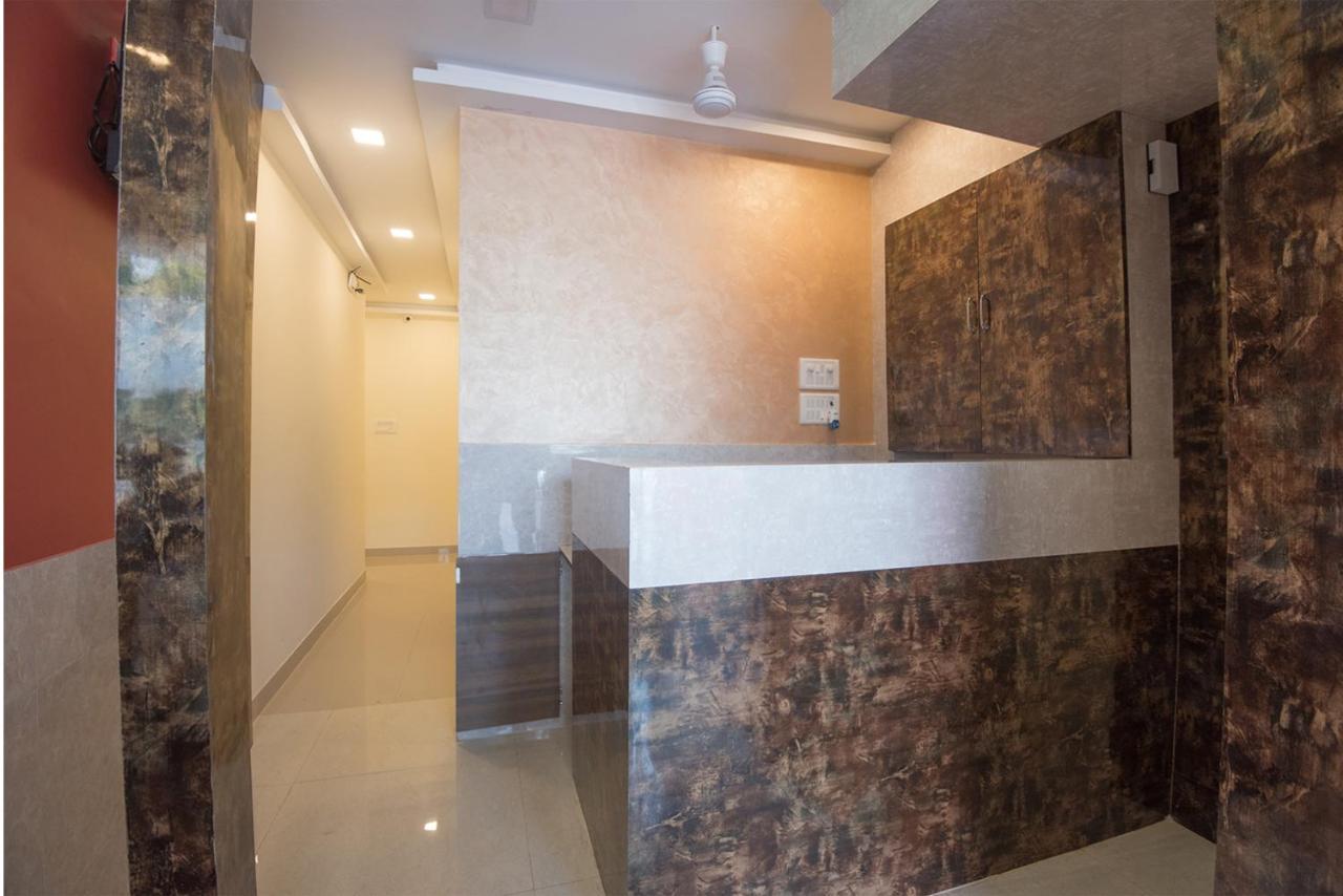 Hotel Golden Galaxy Мумбаи Экстерьер фото