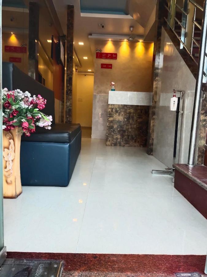 Hotel Golden Galaxy Мумбаи Экстерьер фото