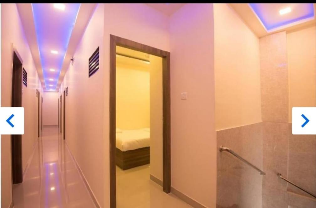 Hotel Golden Galaxy Мумбаи Экстерьер фото